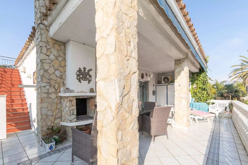 Foto c7b8c20e-a0c9-40ea-bd52-f610858f8b7e. Casa amb aparcament piscina a Muga - Gran Reserva - Badia Empuriabrava