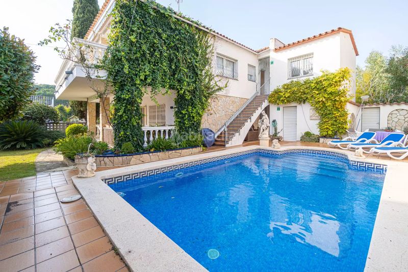 Foto fd16f2b8-6bb4-4d32-8045-71b8494fd83c. Casa amb aparcament piscina a Muga - Gran Reserva - Badia Empuriabrava