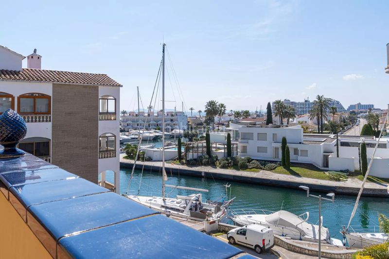 Foto 4594551a-c2d4-419c-b3f5-bb38499298b4. Casa amb aparcament a Salins - Cavall de Mar Empuriabrava