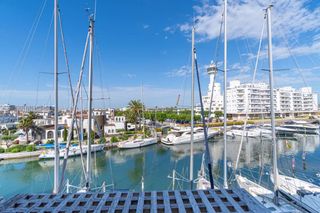 Dúplex en Salins - Cavall de Mar. Dúplex en venta en empuriabrava, luminoso y con estilo. ¡tu nuev