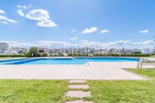 Foto 45a9b8ba-8fe7-4413-9f37-42f65988e5aa. Pis amb piscina a Sant Maurici Empuriabrava