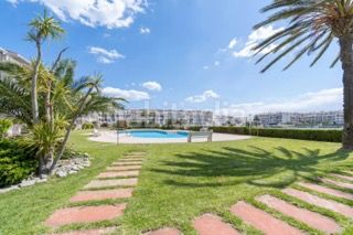 Foto a86c2050-1fa7-4425-906c-fef6e7eb8ff4. Pis amb piscina a Sant Maurici Empuriabrava