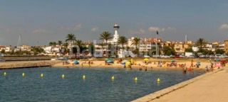 Foto b43d59f5-49e5-4862-ad95-7471ea98228b. Pis amb piscina a Sant Maurici Empuriabrava