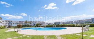 Foto d392864c-b24f-45b9-85ad-0b3e85d8f7a6. Pis amb piscina a Sant Maurici Empuriabrava