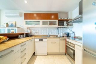 Foto 0c11b2f8-d729-4020-8977-7519dcb2c9da. Piso  luminoso con jardín privado, piscina y espectacular terraza . en Palau-saverdera