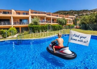 Foto 0cdafee5-e000-46cb-b57d-2b18a705e01e. Piso  luminoso con jardín privado, piscina y espectacular terraza . en Palau-saverdera