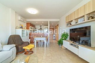 Foto 19a247c0-da52-4efe-a60b-2d7e1ba05633. Piso  luminoso con jardín privado, piscina y espectacular terraza . en Palau-saverdera