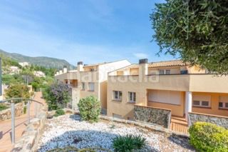 Foto 1dda79d9-97f7-4184-9493-eb18b0735594. Piso  luminoso con jardín privado, piscina y espectacular terraza . en Palau-saverdera