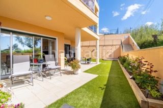 Foto 86d30c55-39b6-4b96-a468-d44e895c2580. Piso  luminoso con jardín privado, piscina y espectacular terraza . en Palau-saverdera