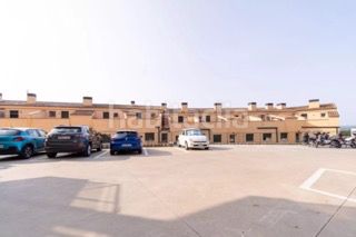 Foto b6475f50-d3c2-45ce-84d9-f017941065a6. Piso  luminoso con jardín privado, piscina y espectacular terraza . en Palau-saverdera