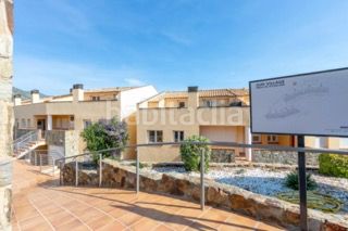 Foto e8fb7df6-045a-4b58-a69e-bb5d4501ffa4. Piso  luminoso con jardín privado, piscina y espectacular terraza . en Palau-saverdera