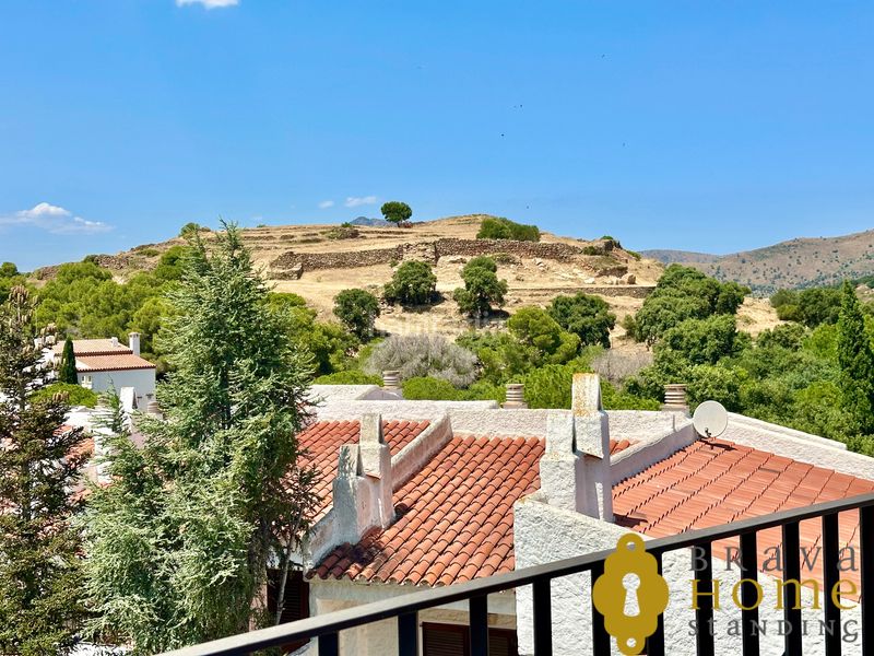 Foto d40a846b-eb69-4864-8a12-95f44422330e. Casa amb xemeneia aparcament piscina a Puig Rom-Canyelles-Almadrava Roses