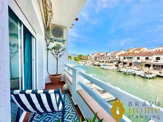 Pis  Carrer porto fino. Apartamento reformado con vistas al canal en venta en venta en e