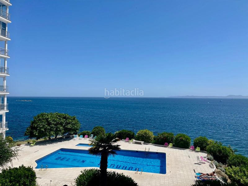 Foto a40ab345-ad8d-47e6-981d-0e11cf5a835b. Pis amb xemeneia piscina a Puig Rom-Canyelles-Almadrava Roses