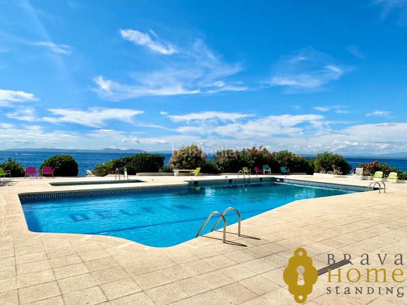 Foto b443765f-1f88-4722-b8d1-793b7ad4adb3. Pis amb piscina a Puig Rom-Canyelles-Almadrava Roses