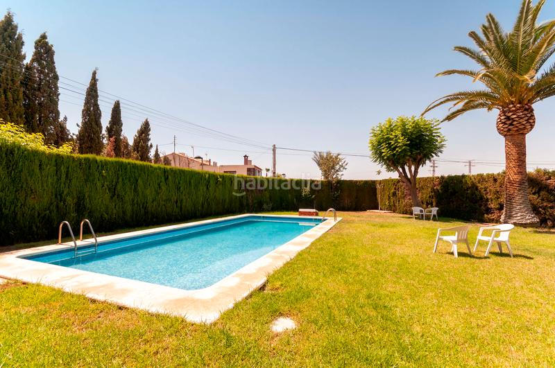 Foto 025e1ca6-2438-4c25-9255-56b799a06bcf. Reihenhaus mit kamin heizung parking pool in Centro Mutxamel