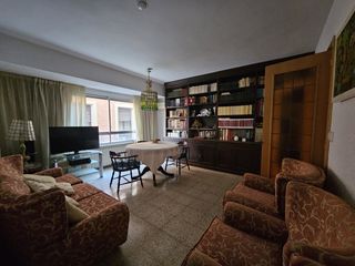 Piso en Casco Histórico. Piso en pleno centro, plaza las aulas/mªagustina
