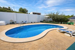 Chalet en Alcora (l�). Urbanizaci�n de monta�a