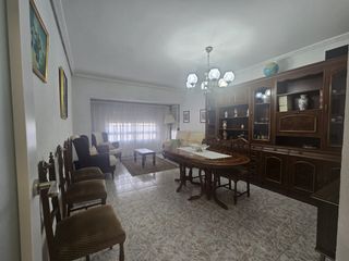 Rent Flat in Zona Avenida del Mar. 4 dormitorios y 1 baño