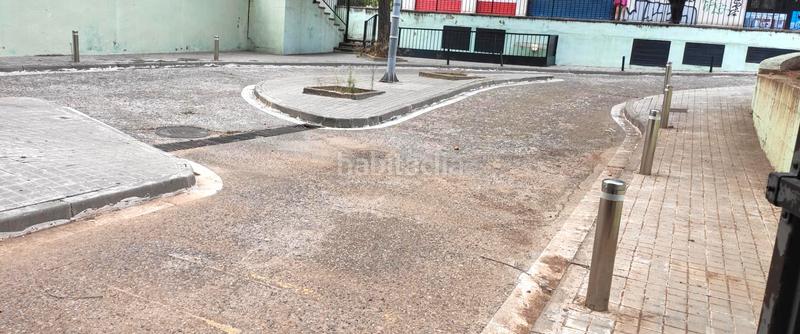 Foto 129a6533-a702-40d9-9bcb-248377d6b79c. Autoparkplatz in Lloreda Badalona