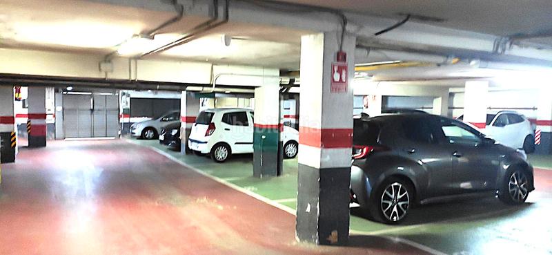 Foto 6c4d8a61-ffeb-4d9e-a98c-1d3cd08f468d. Autoparkplatz in Lloreda Badalona