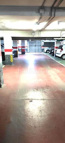 Foto b7396593-5a8d-432c-bffb-6cab6e530f0c. Autoparkplatz in Lloreda Badalona