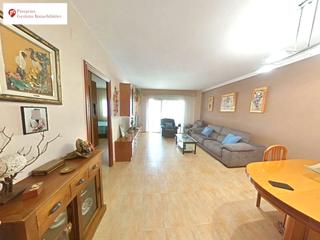 Appartement à Cementiri Vell. Oportunidad, piso para entrar a vivir.