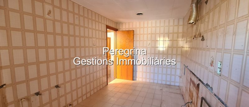 Foto d975fc4d-c654-42f6-ba74-8a5dff8e2afe. Casa adossada amb aparcament a Centre Blanes
