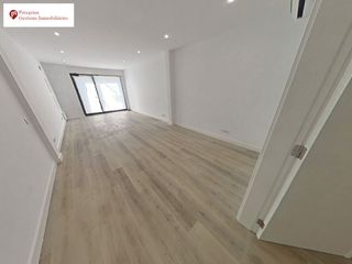 Lloguer Local Comercial a Lloreda. Se alquila local ideal oficina