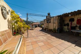 Dachwohnung in Montserrat - El Passeig. Venta de nuda propiedad  tico con terraza privativa (sin poses