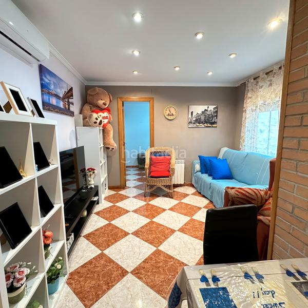 Foto f3bbb0dc-dbf0-44e0-b38c-22d11b1d5719. Appartement dans Centre Santa Coloma de Gramenet