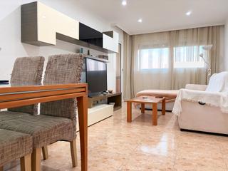 Piso  Carrer de ponent. Amplio de 4 dormitorios con balcón en granollers