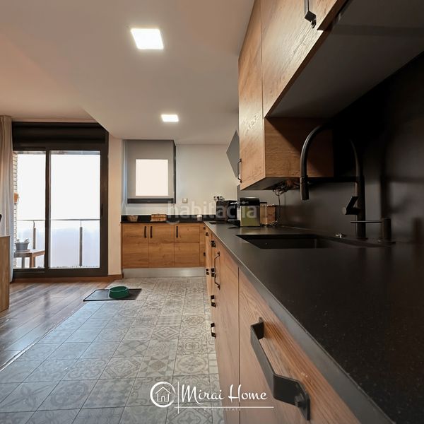 Foto 746aab43-ef12-410c-acf2-5834f8f25ee5. Dúplex amb calefacció piscina a Provençals del Poblenou Barcelona