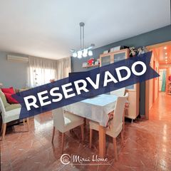 Pis  Carrer del bruc. Amplio con 3 hab. dobles, terraza y garaje independiente incluid