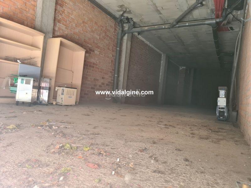 Foto 097e3dce-036f-4e7c-902a-e9d38e6670bc. Local comercial a Instituts-Universitat Lleida