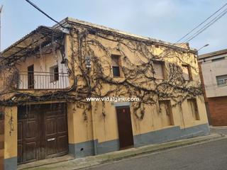 Casa adossada a Carrer calvari 8