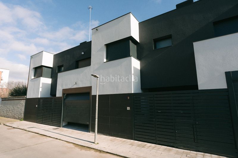 Foto d10a5f02-2422-473c-b4dd-60ead76895de. Reihenhaus mit heizung parking pool in Balaguer