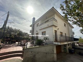 Casa  N/a. Casa a térmens.