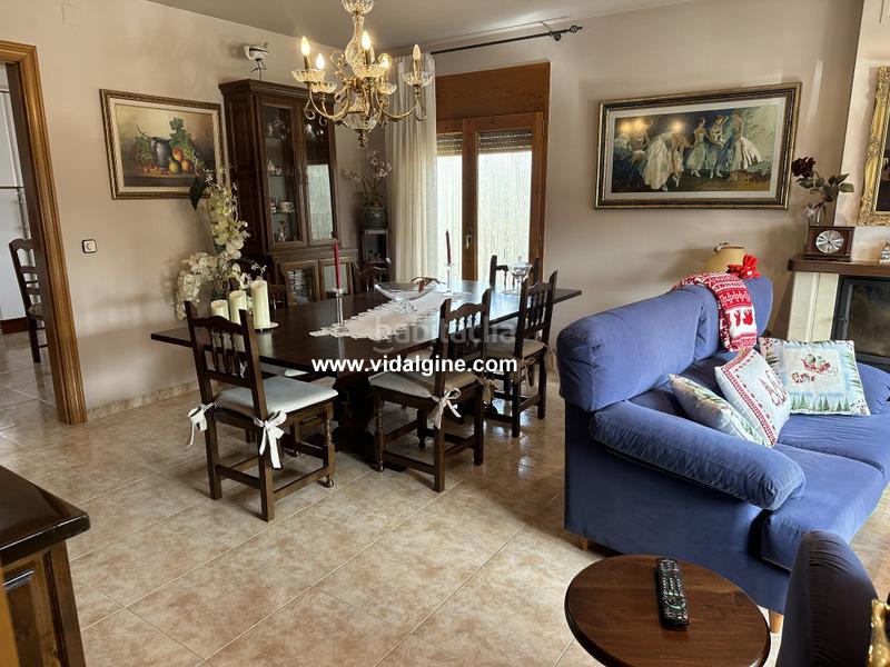 Foto 45d97e35-db9e-42ca-904f-87859c762b83. Haus mit heizung parking in Térmens