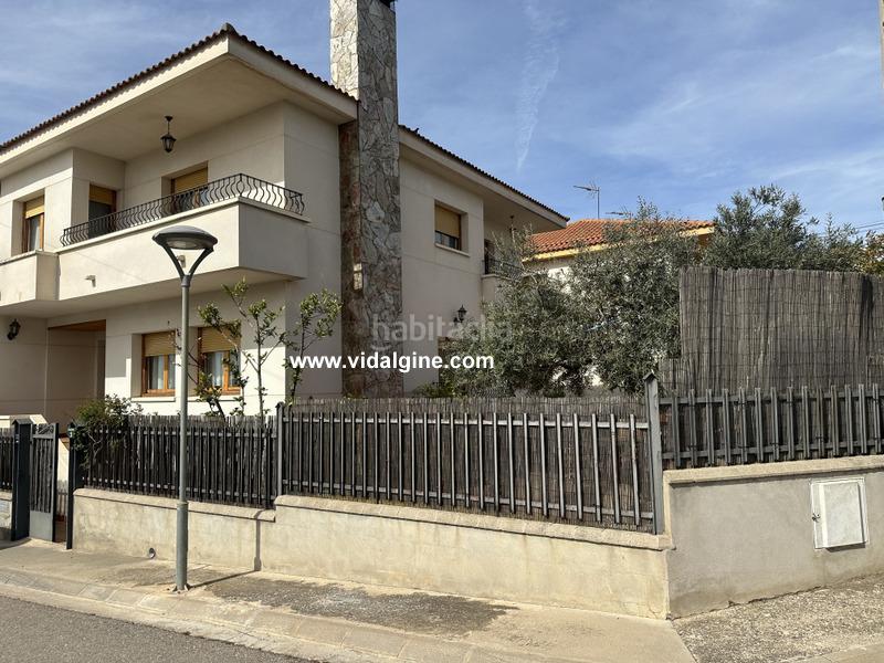 Foto e0862eba-9124-494a-b34a-9f4e9b6b768a. Haus mit heizung parking in Térmens