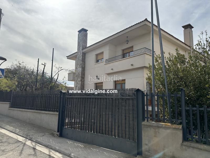 Foto f394adcc-2cc5-4b6c-8070-07c8c8d195b9. Haus mit heizung parking in Térmens