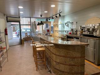 Traspàs Local Comercial  Carrer del pare sanahüja. Cafeteria, forn i pastisseria en traspàs.