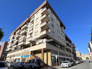Lloguer Local Comercial  Carrer del doctor fleming. Altell comercial al centre de balaguer.