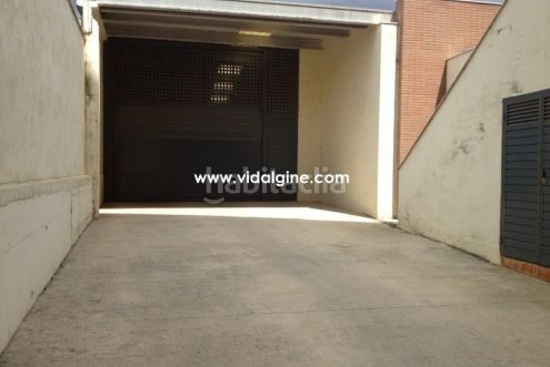 Foto 8821e344-1512-4cc6-a461-03eab26a8842. Aparcament cotxe a Balaguer