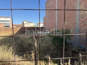 Foto 33cbc4c0-dc32-4e3e-bd3a-f8383f3b50dd. Terreno residencial solar edificable al c/roca pallissa en Balaguer