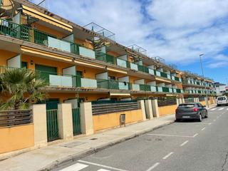 Pis a Eucaliptus - Poble Nou del Delta. Apartamento en urb.eucaliptus con terraza
