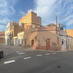Casa a Grau - Quintanes. Casa esquinera para reformar integralmente  gran potencial