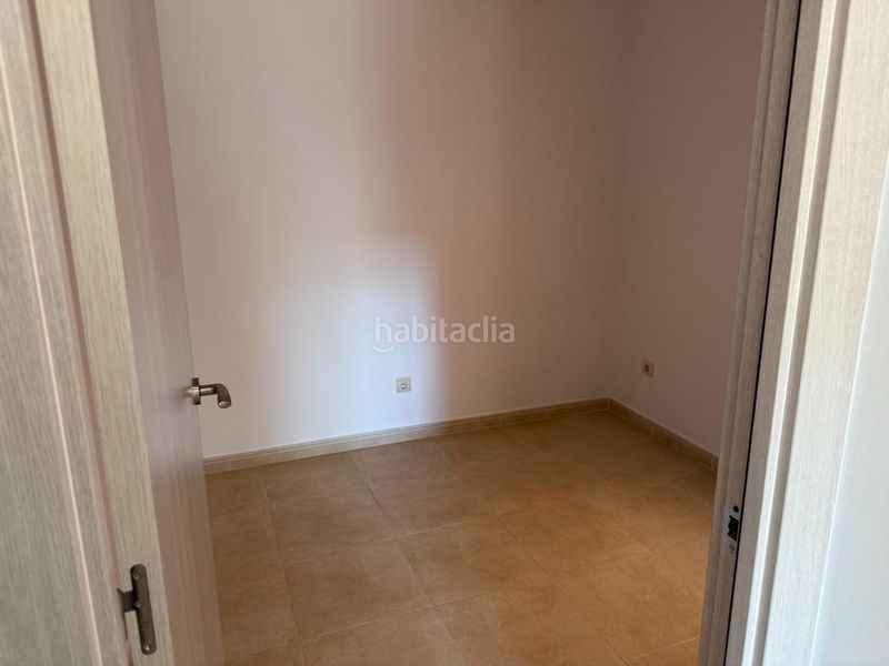 Foto a0410657-2fe6-484f-bcf5-7a96d39b7412. Pis amb aparcament a Deltebre