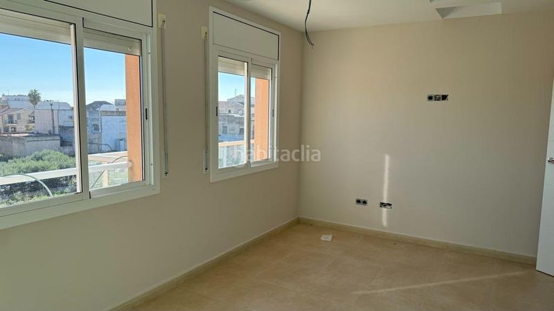 Foto ac51fc7f-a025-4411-aeea-d46c9ec08d6a. Àtic amb aparcament a Deltebre