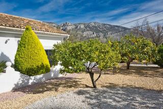 Casa a Guadalest. Precioso chalet en guadalest con 5.700 m2, de terreno